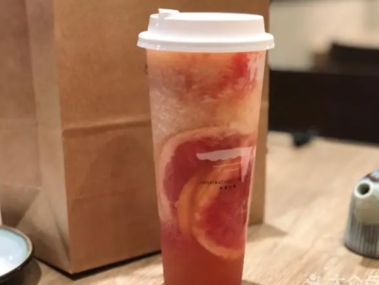 喜茶满杯红柚