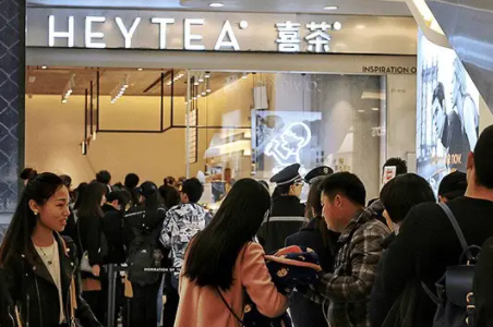 喜茶排队营销